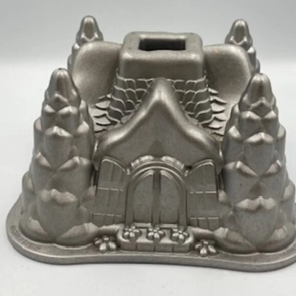 Nordic ware Castle Bundt Pan Cast Aluminum‎ Non Stick 10 Cup Made USA